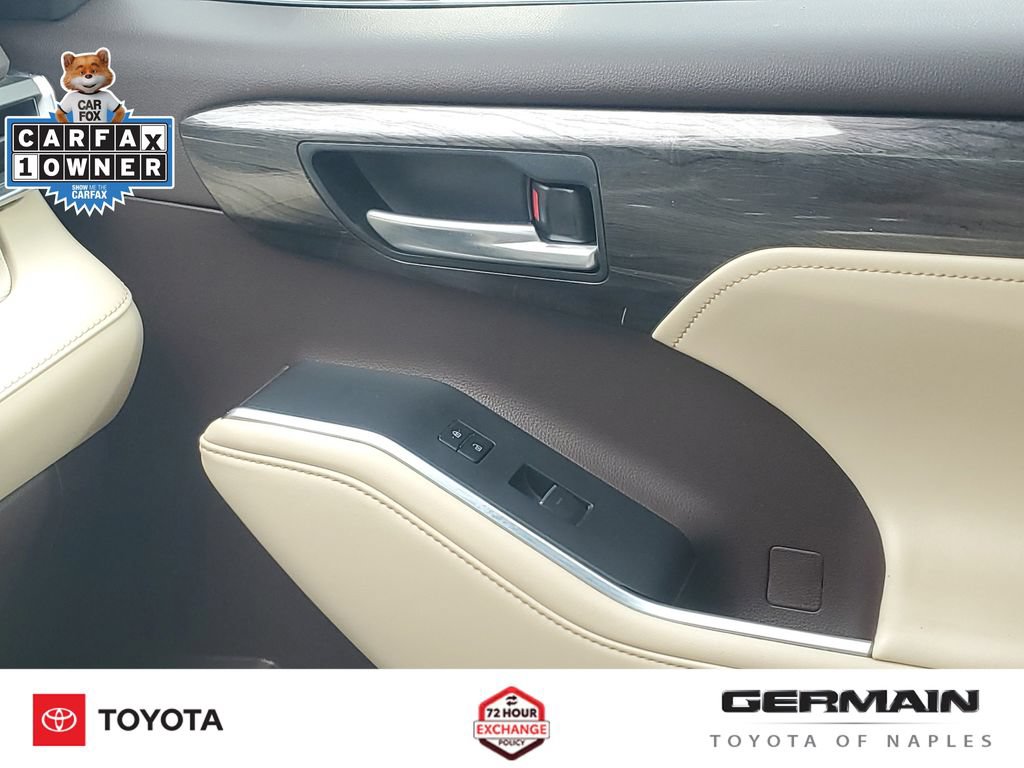 Used 2021 Toyota Highlander Limited AWD/4WD image 29