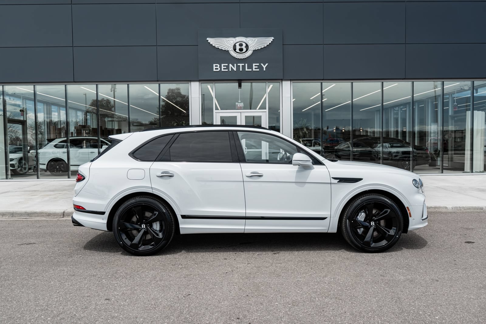 New 2026 Bentley Bentayga AWD/4WD image 14