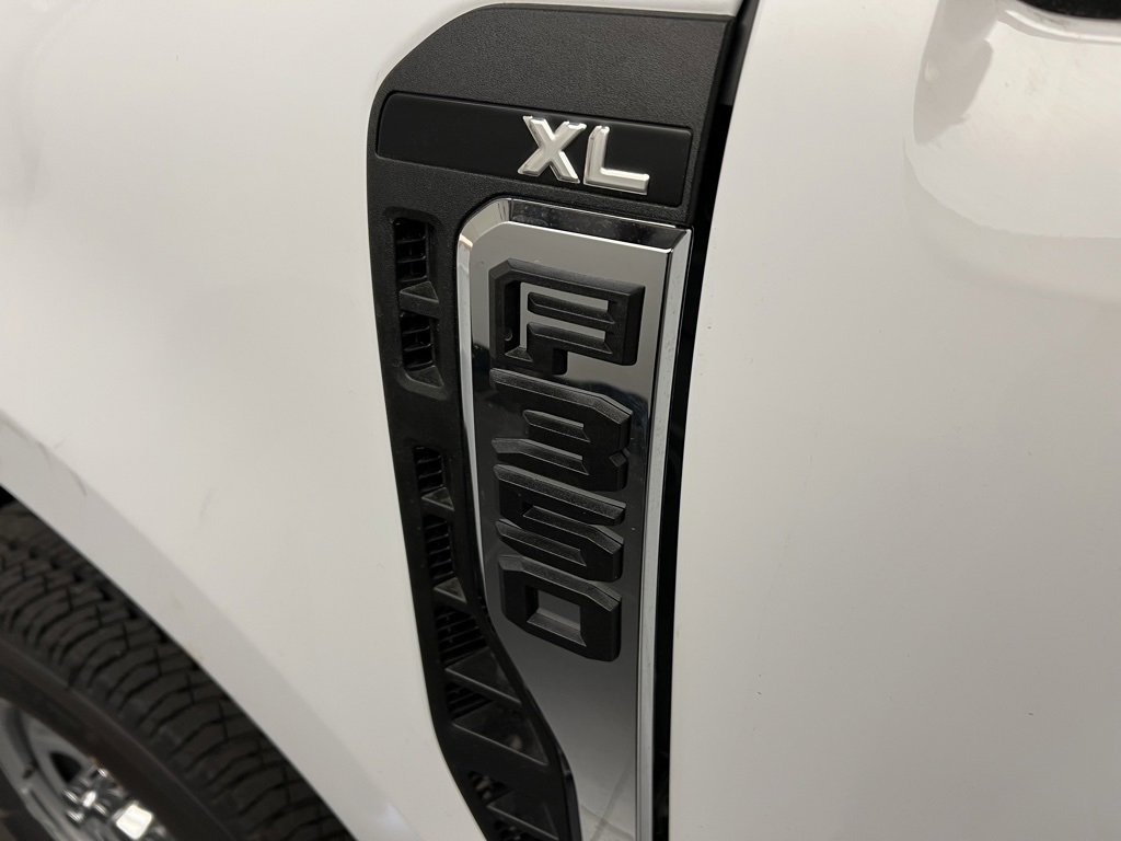 New 2026 Ford F350 XL w/ XL Chrome Package image 32