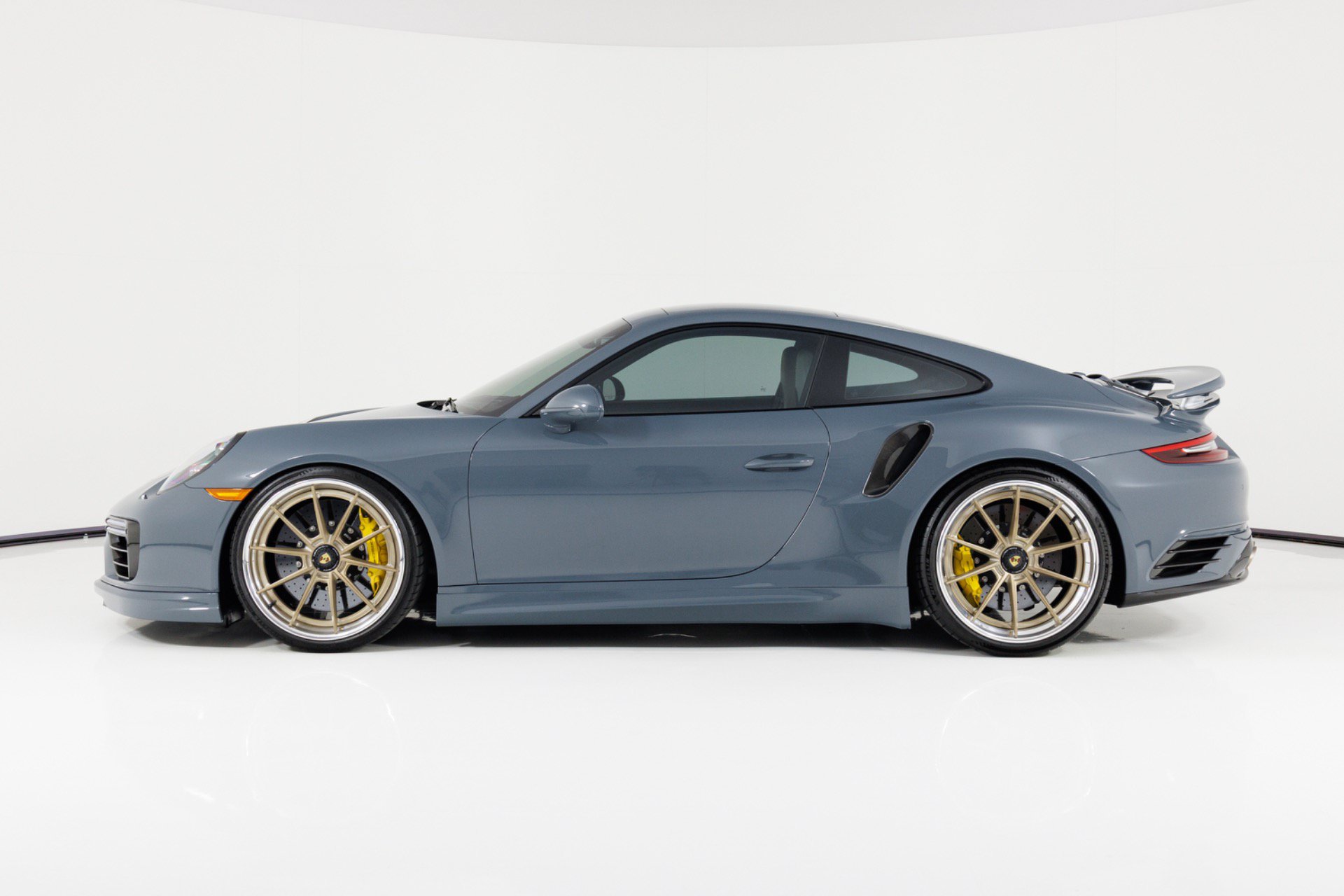 Used 2017 Porsche 911 Turbo S AWD/4WD image 6