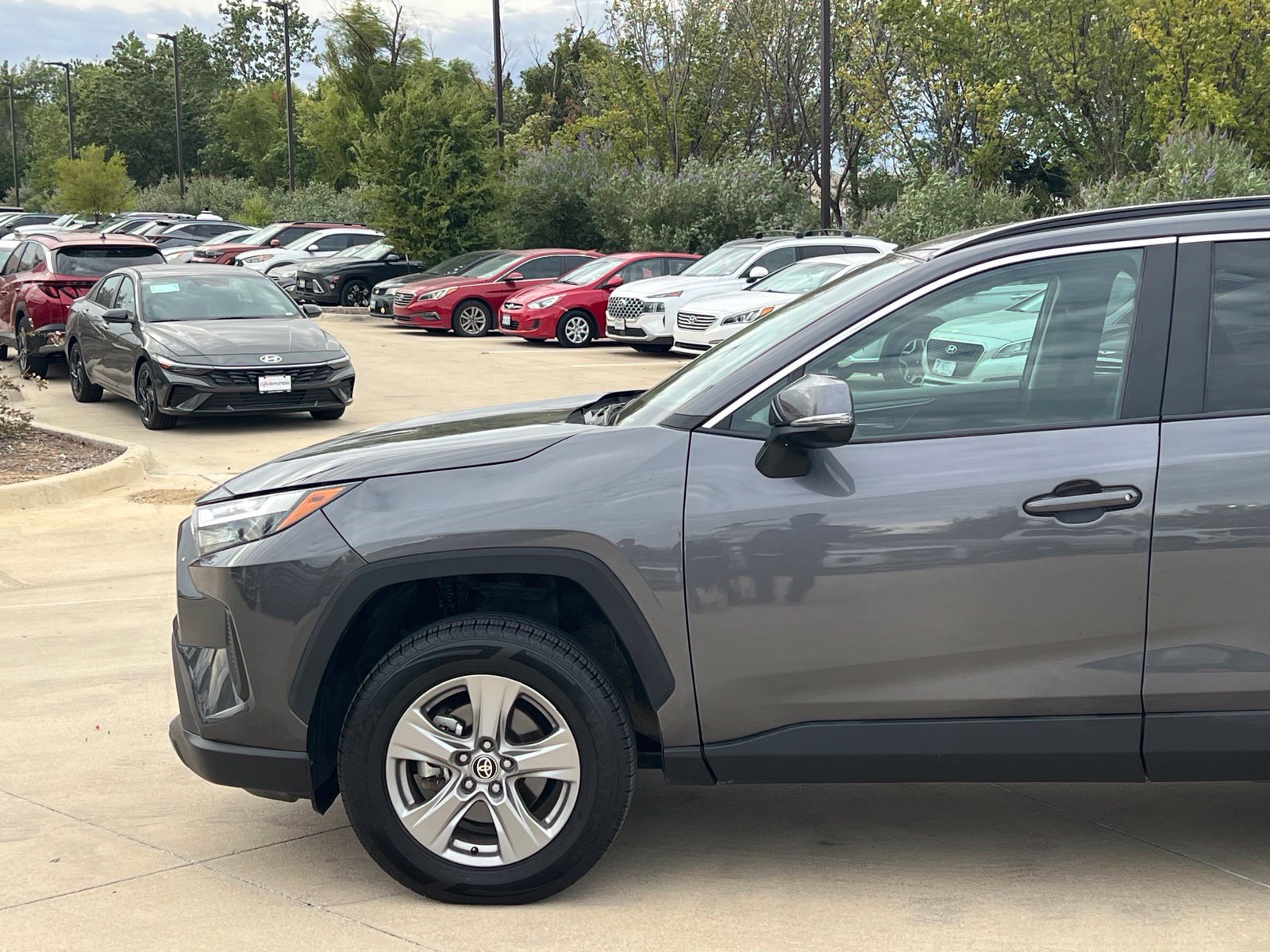 Used 2025 Toyota RAV4 XLE FWD image 7