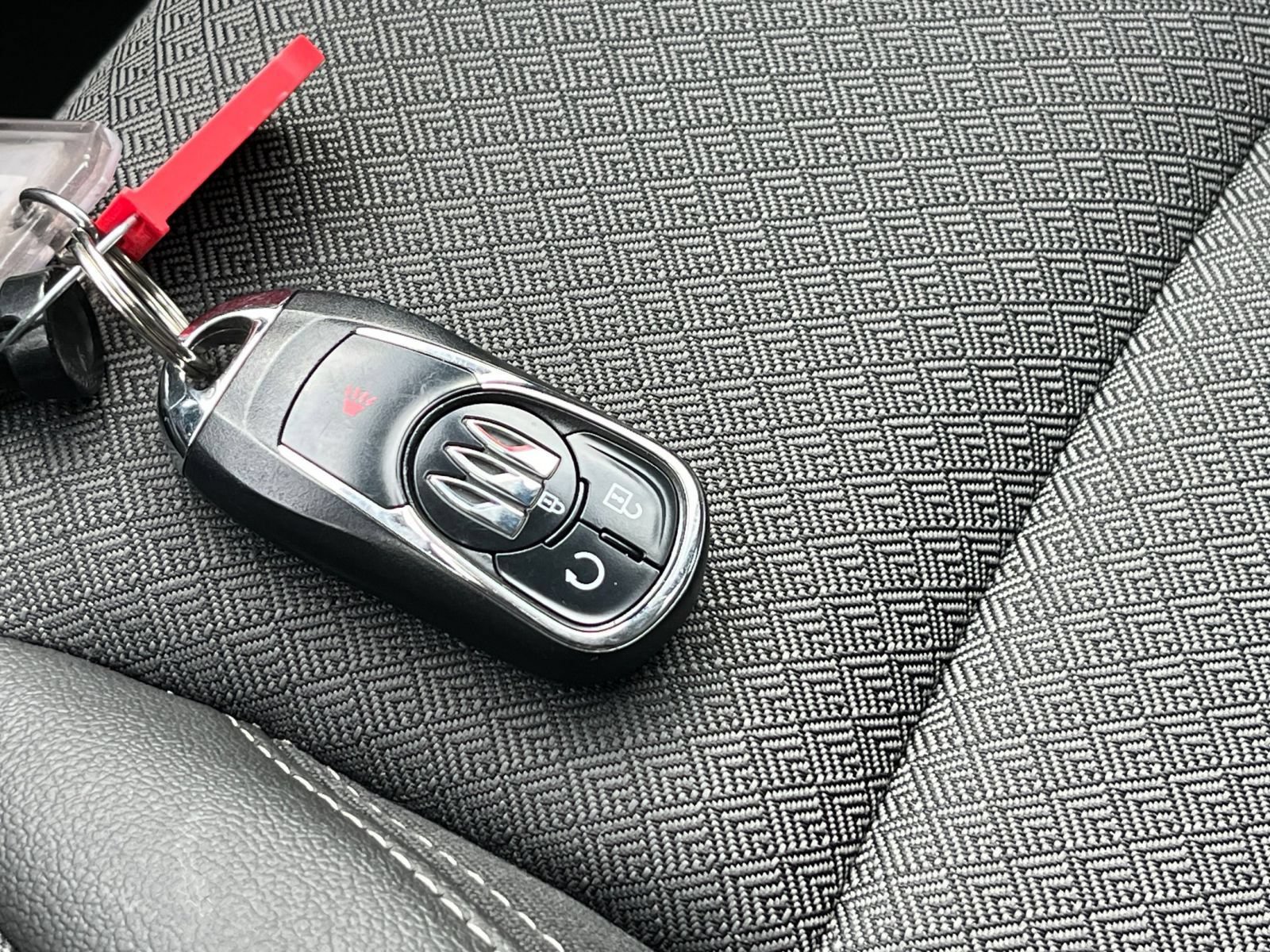 Used 2025 Buick Encore GX Preferred AWD/4WD image 23