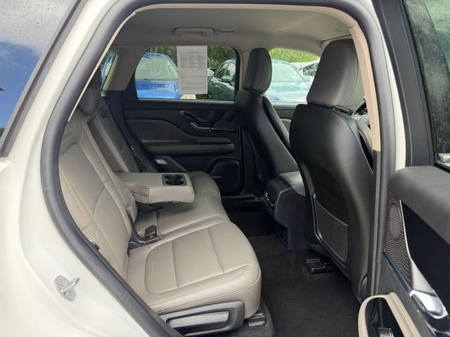 Used 2025 Lincoln Corsair FWD image 17
