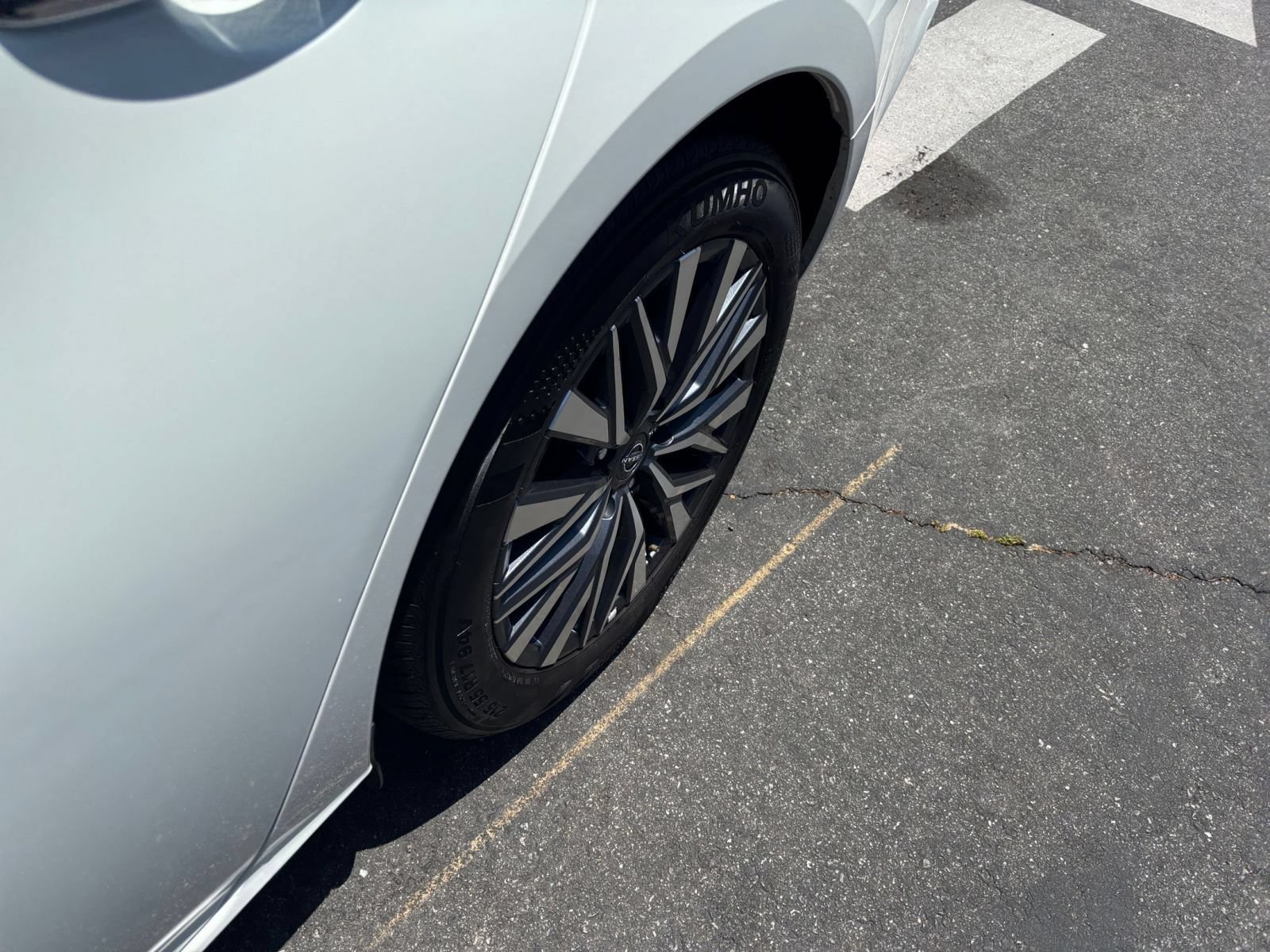 Used 2025 Nissan Altima 2.5 SV FWD image 31