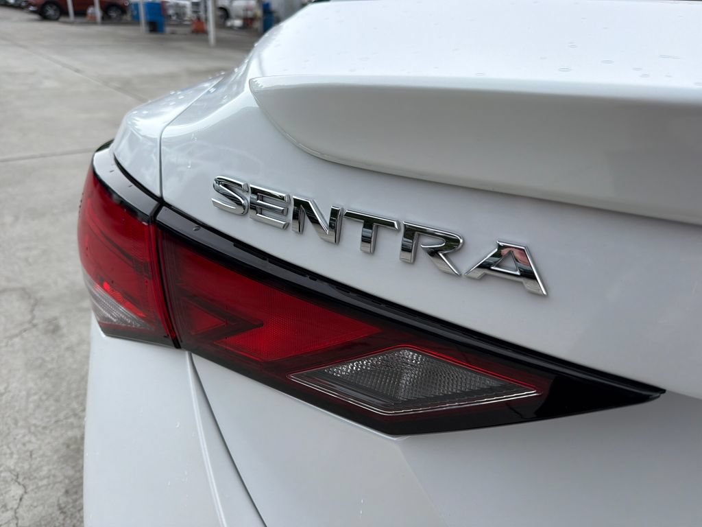 Used 2023 Nissan Sentra SR w/ Trunk Package FWD image 10