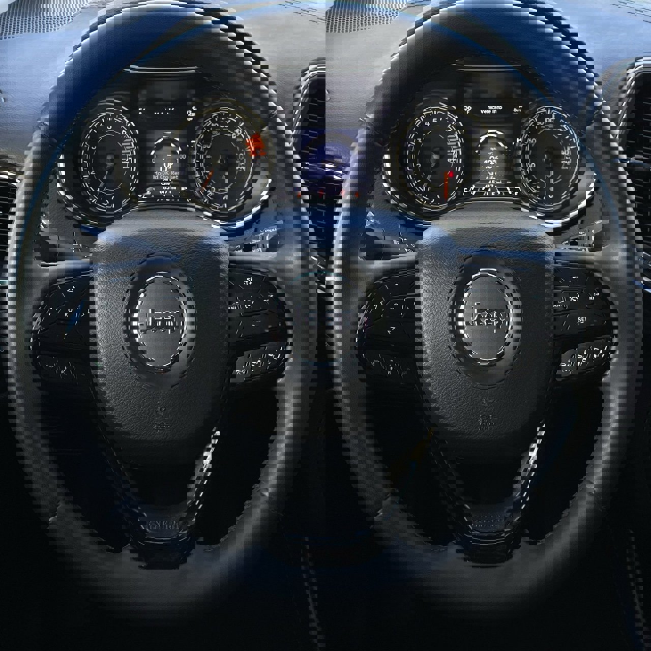 Used 2023 Jeep Cherokee Altitude Lux image 11