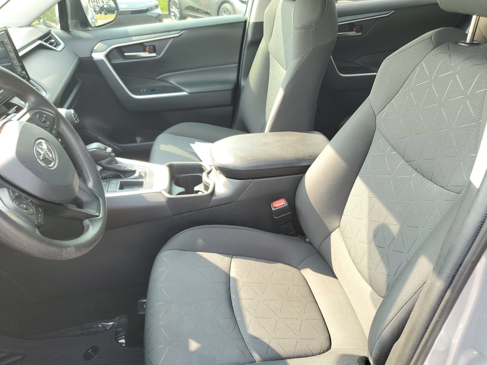 Certified 2021 Toyota RAV4 XLE FWD image 17