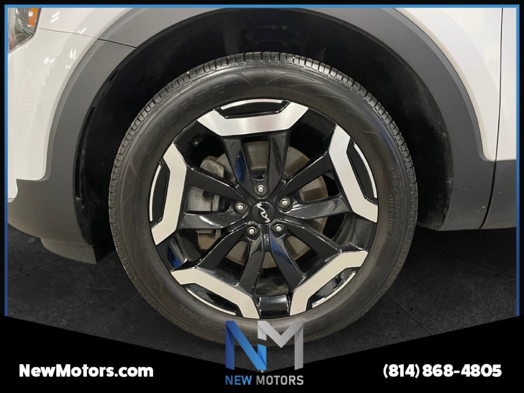 Used 2023 Kia Telluride S AWD/4WD image 14