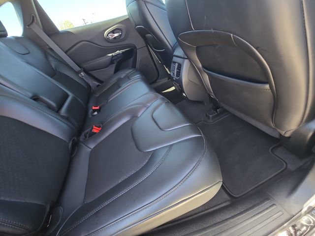 Used 2020 Jeep Cherokee Latitude Plus image 11