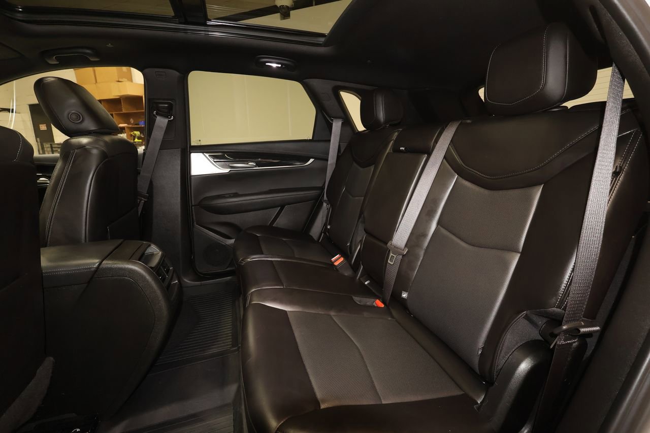 Certified 2025 Cadillac XT5 Premium Luxury w/ Technology Package AWD/4WD image 24