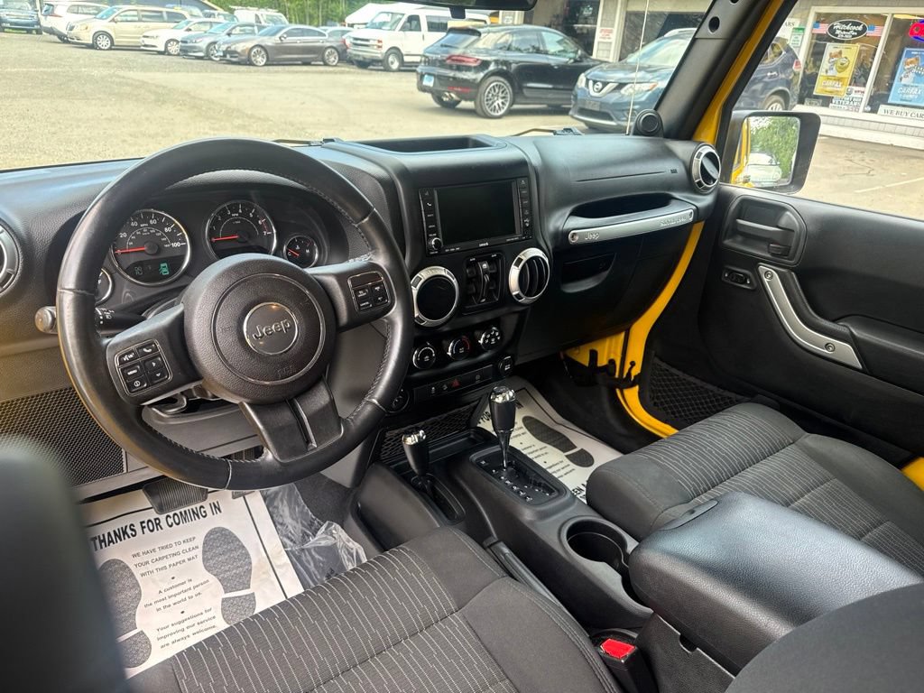Used 2011 Jeep Wrangler Unlimited Sahara w/ Dual Top Group AWD/4WD image 32