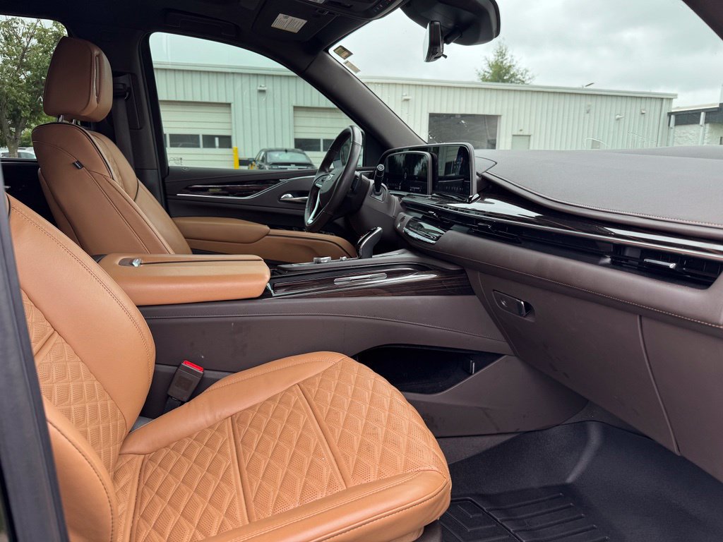 Used 2021 Cadillac Escalade Premium Luxury AWD/4WD image 14