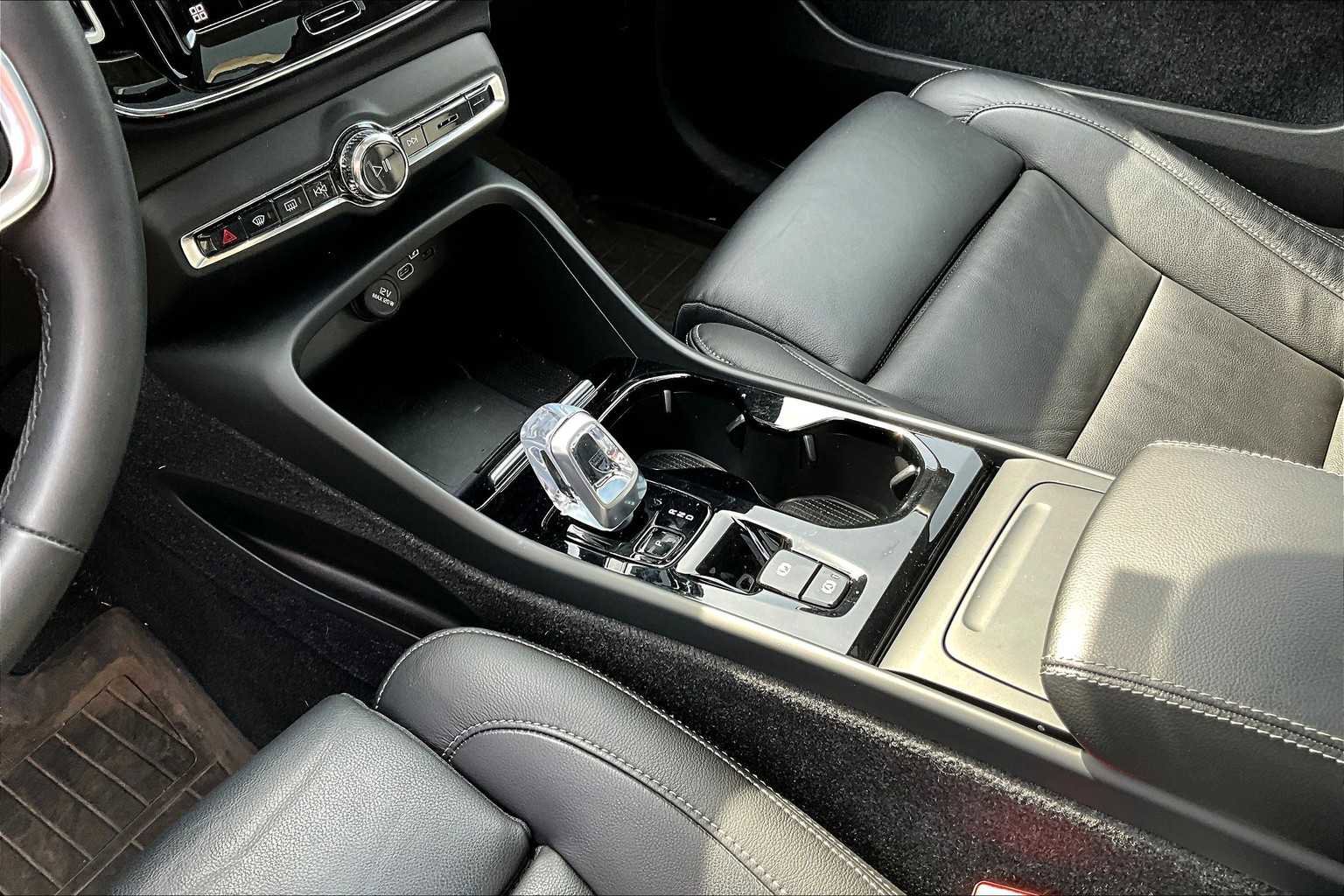 Certified 2023 Volvo XC40 B5 Plus w/ Driver Assist Package image 15