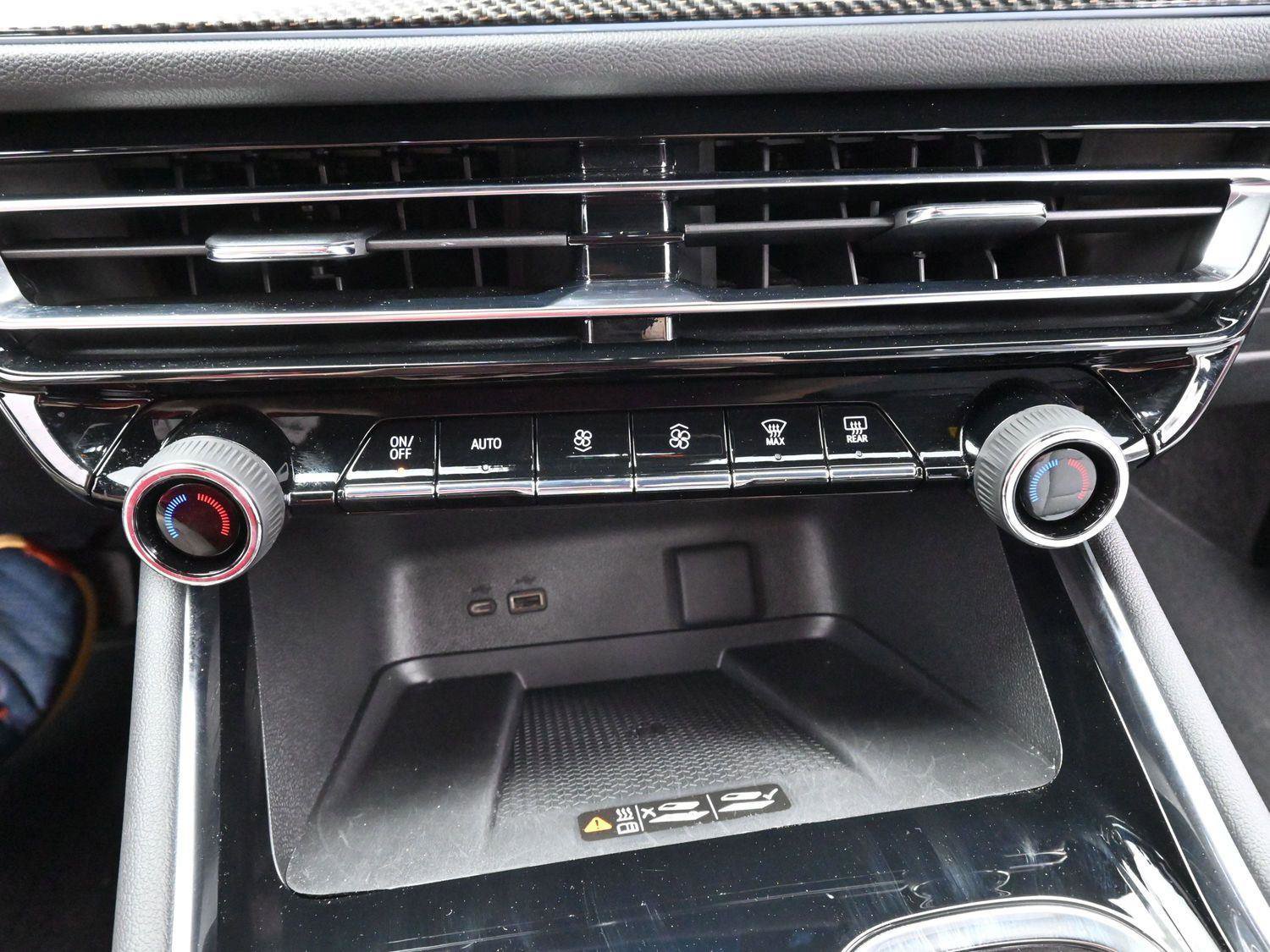 Used 2025 Chevrolet Traverse High Country image 26