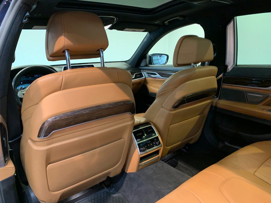 Used 2021 BMW 750i xDrive w/ Executive Package AWD/4WD image 67