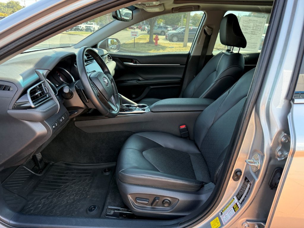 Used 2020 Toyota Camry XSE FWD image 12