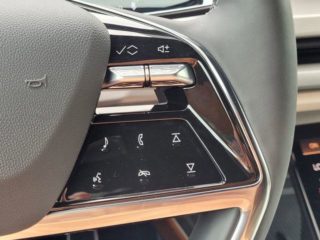 New 2026 Cadillac Vistiq Sport w/ LPO, Floor Liner Package image 20