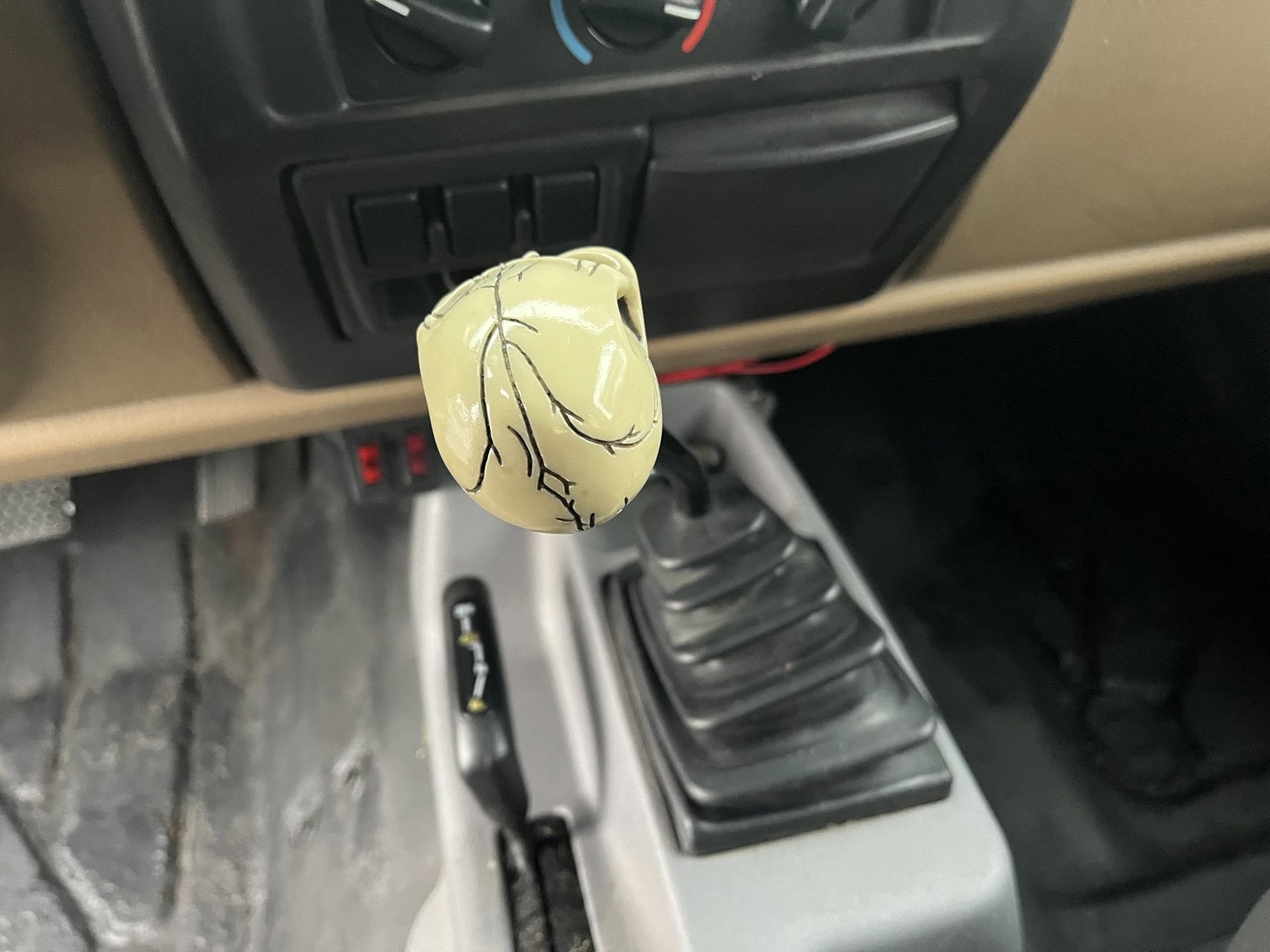 Used 2000 Jeep Wrangler SE image 12