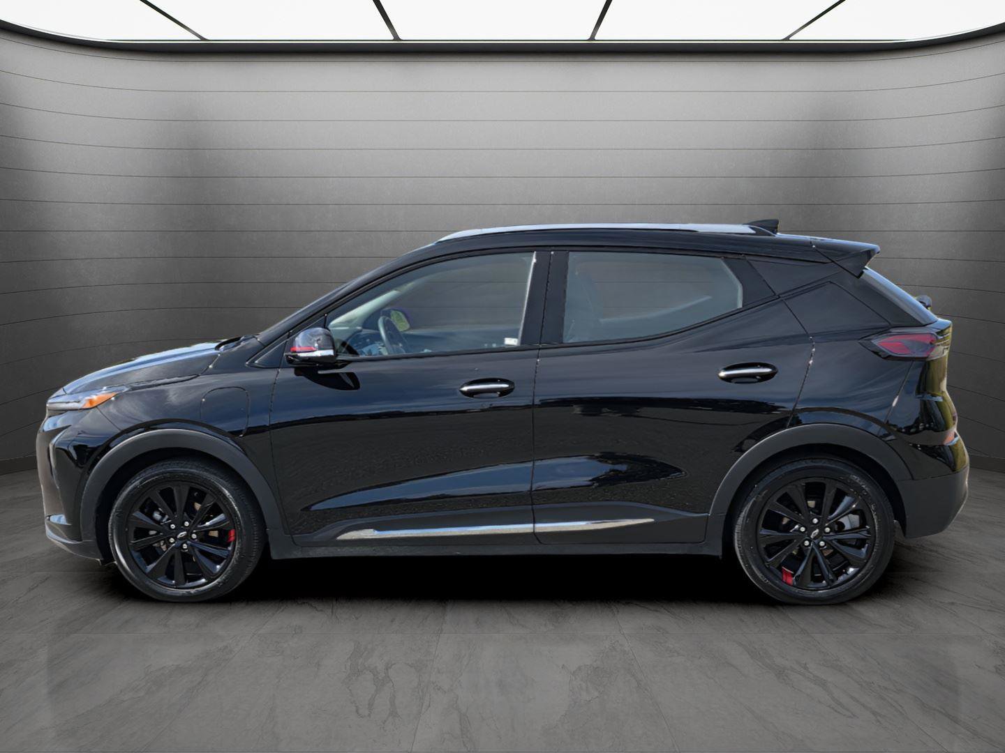 Used 2023 Chevrolet Bolt EUV Premier w/ Sun & Sound Package image 2