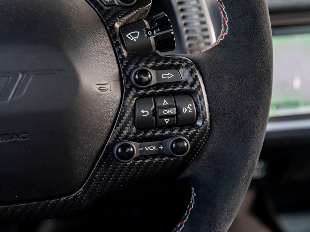 Used 2019 Ford GT RWD image 28