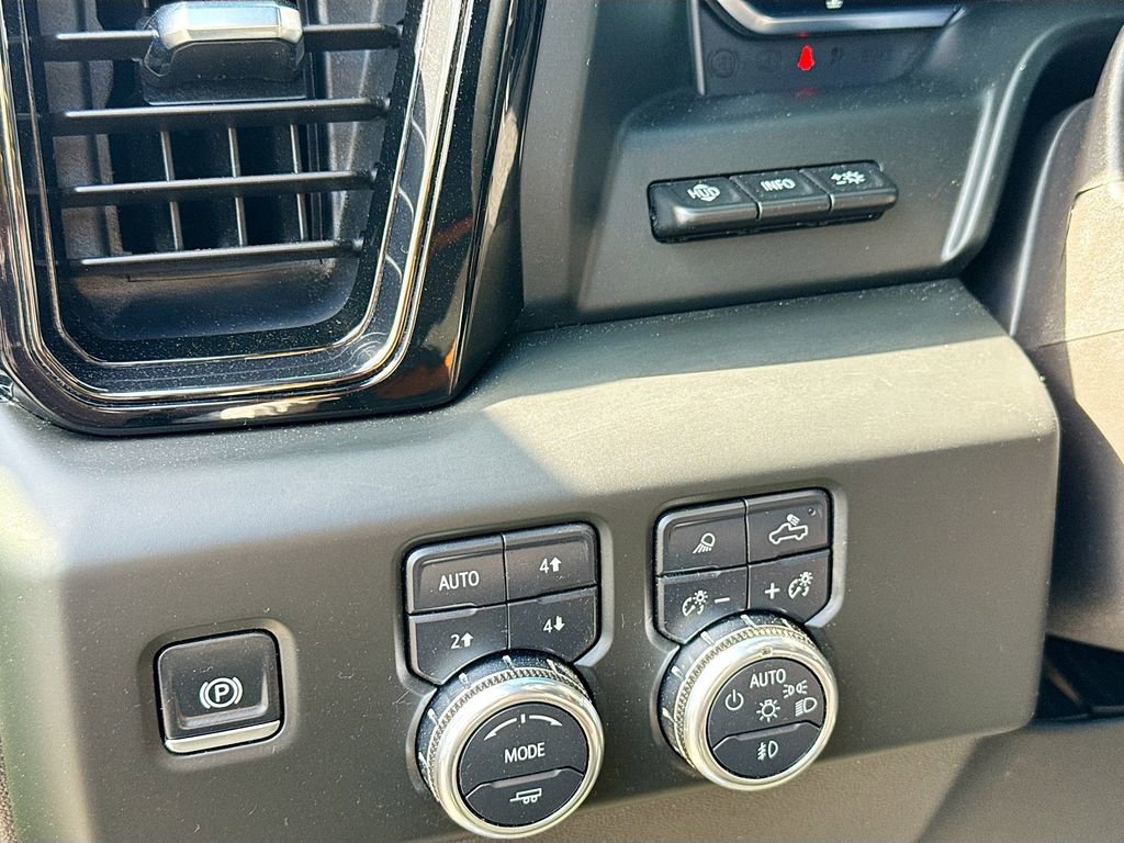 Used 2024 GMC Sierra 1500 AT4 w/ Technology Package image 22