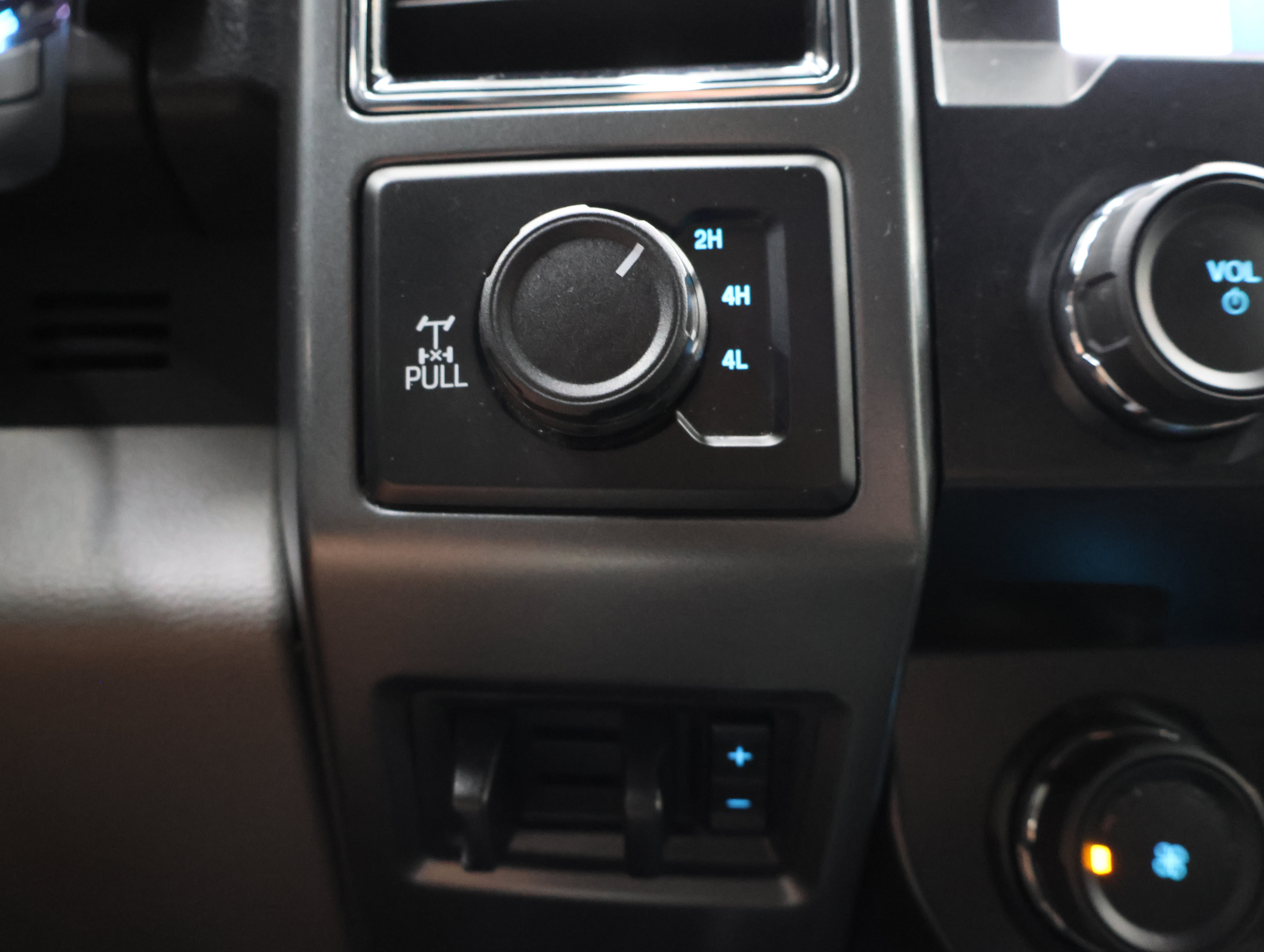 Used 2020 Ford F250 XLT w/ XLT Premium Package AWD/4WD image 43