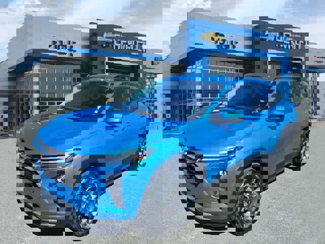 Used 2025 Chevrolet Trax LT w/ LT Convenience Package image 4