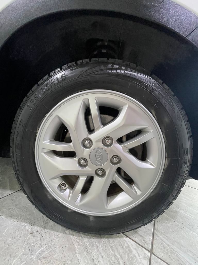 Used 2020 Hyundai Venue SEL image 37