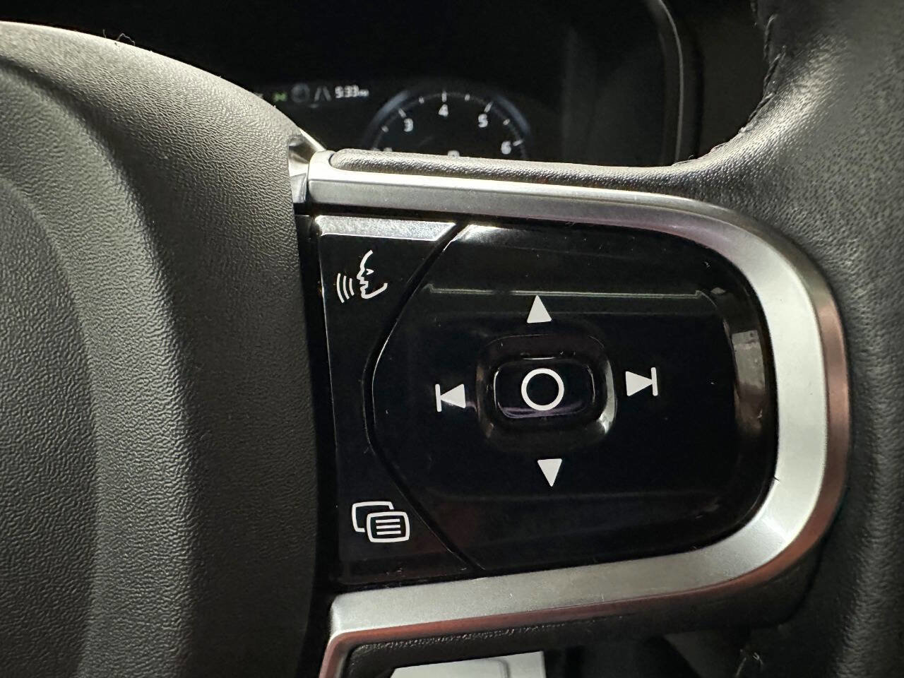 Used 2016 Volvo XC90 T5 Momentum image 17