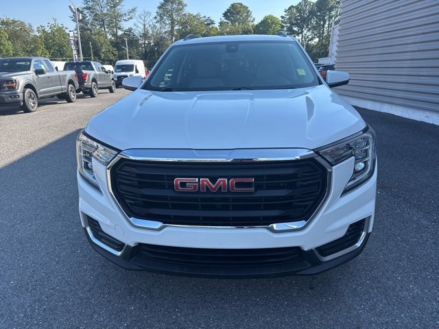Used 2023 GMC Terrain SLE w/ Driver Convenience Package image 8