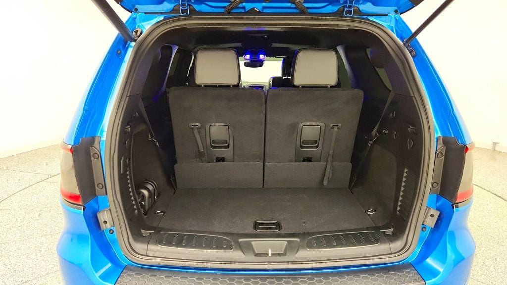 Used 2018 Dodge Durango SRT w/ Technology Group AWD/4WD image 30