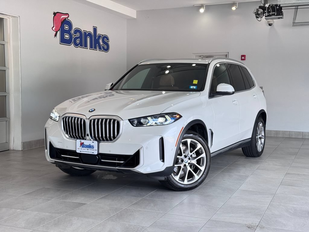 Used 2024 BMW X5 xDrive40i w/ Premium Package AWD/4WD image 2