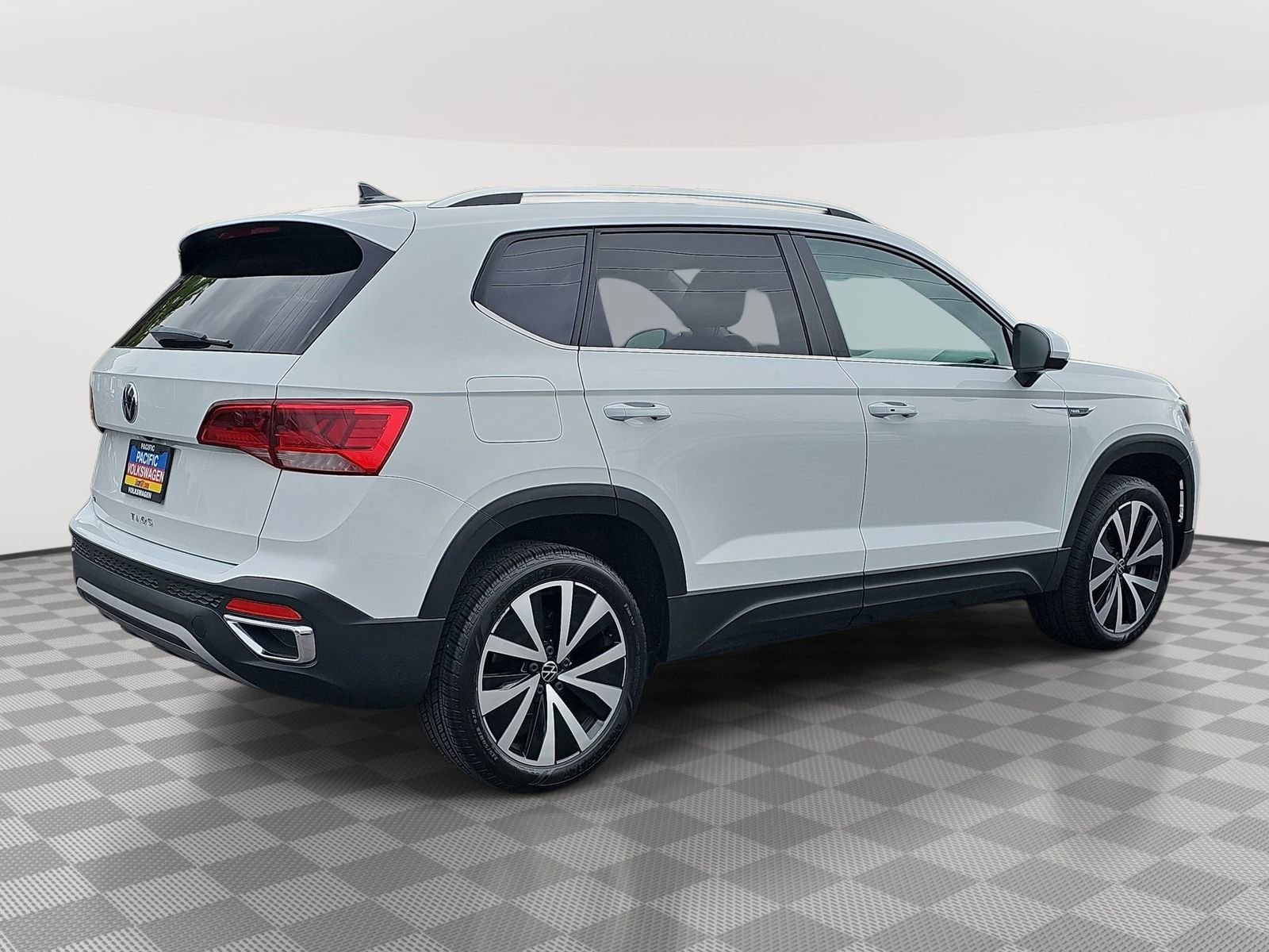 Used 2022 Volkswagen Taos SE FWD image 5