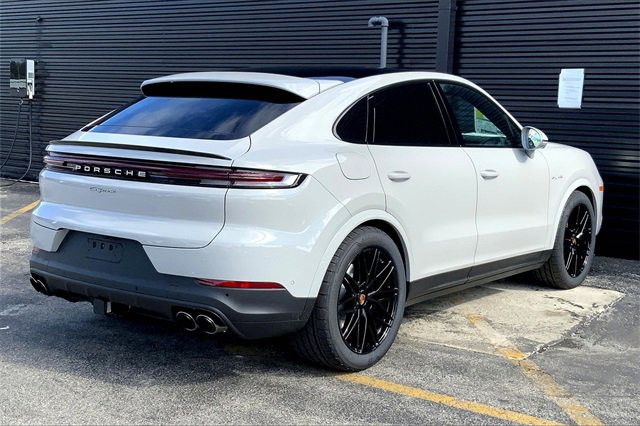 New 2026 Porsche Cayenne E-Hybrid Coupe image 10