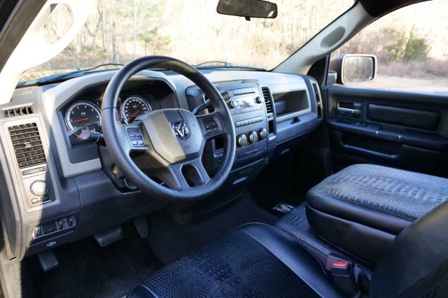 Used 2012 RAM 1500 Express image 2
