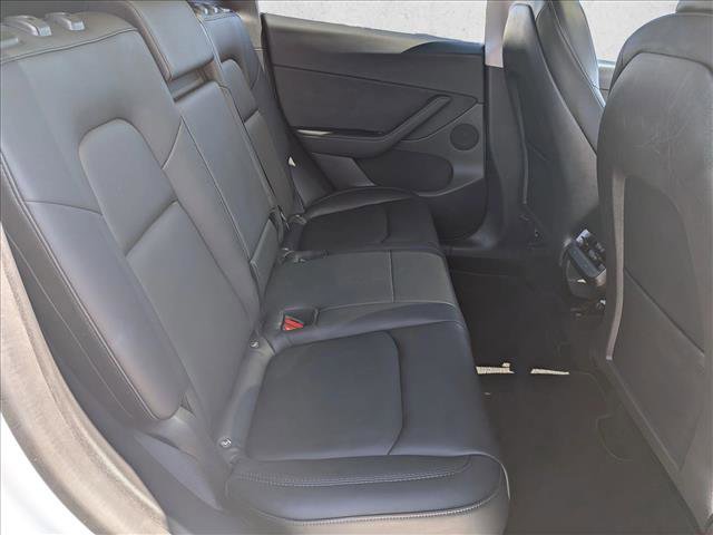 Used 2022 Tesla Model Y Long Range image 21