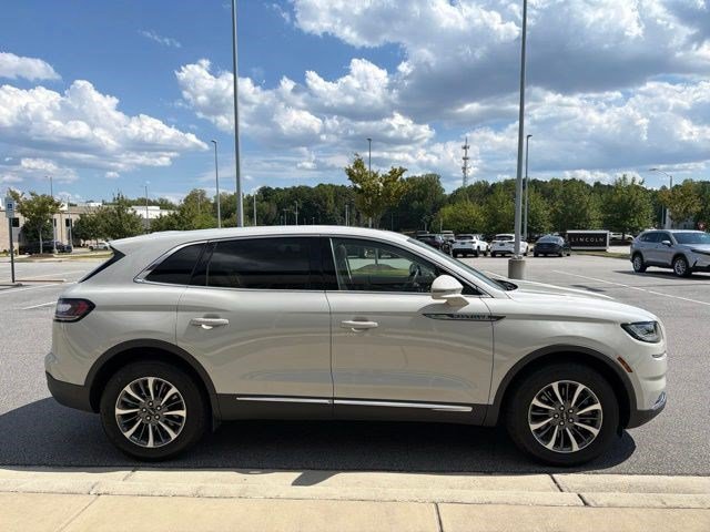 Used 2023 Lincoln Nautilus Reserve AWD/4WD image 6