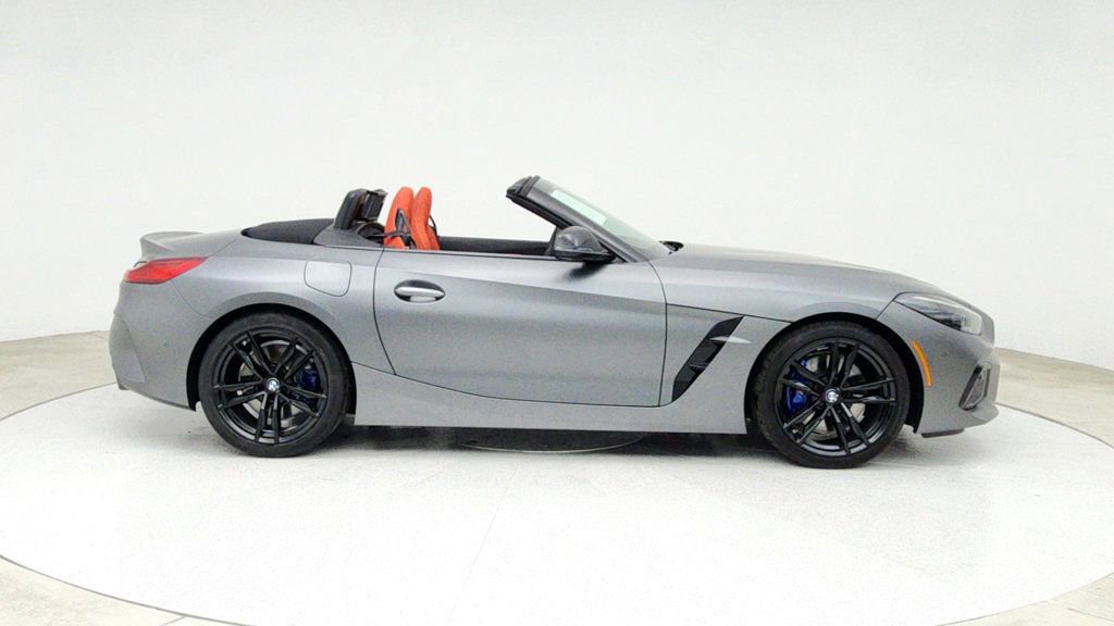 Used 2025 BMW Z4 M40i w/ Premium Package image 4
