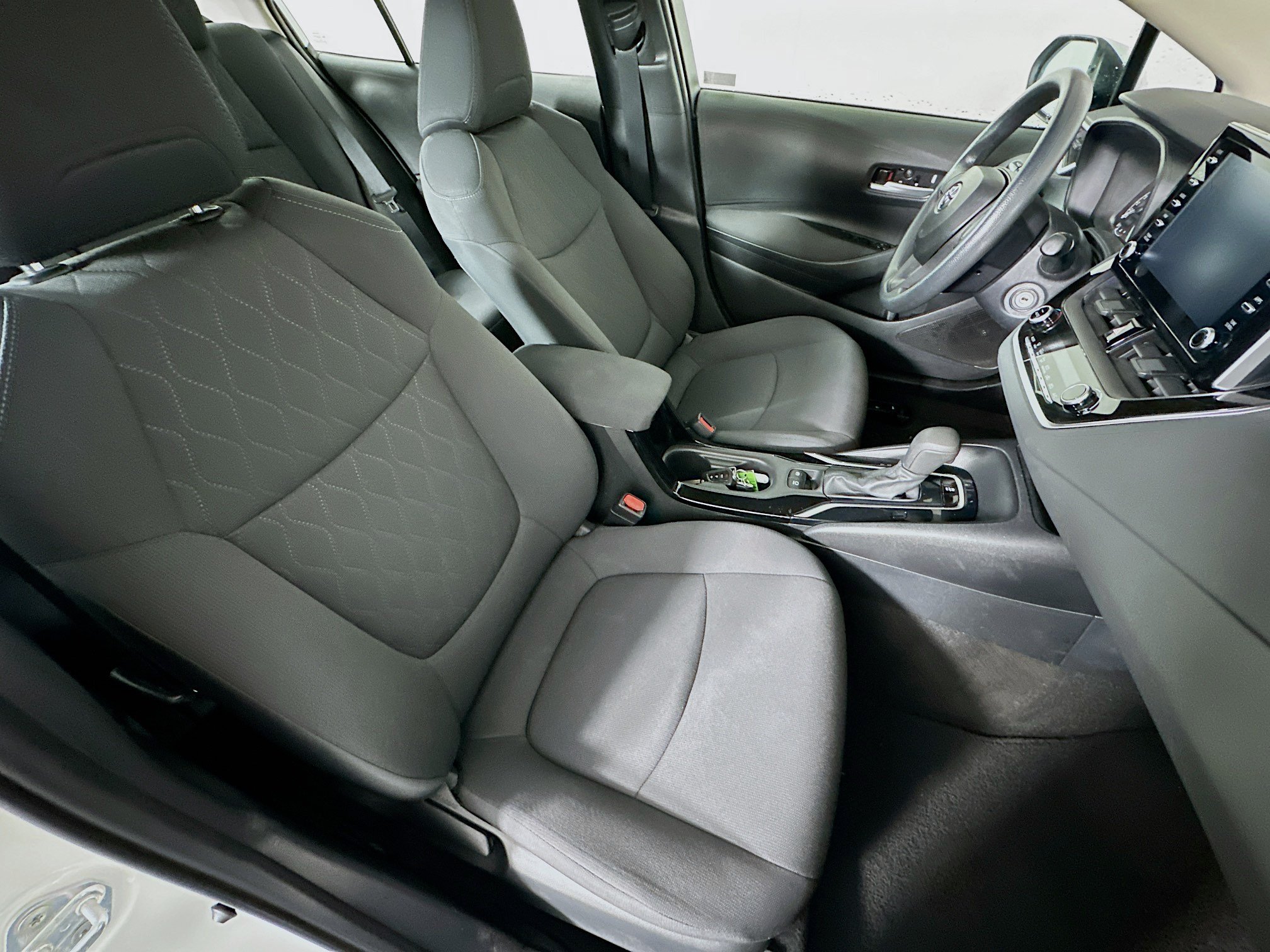 Used 2020 Toyota Corolla LE FWD image 29