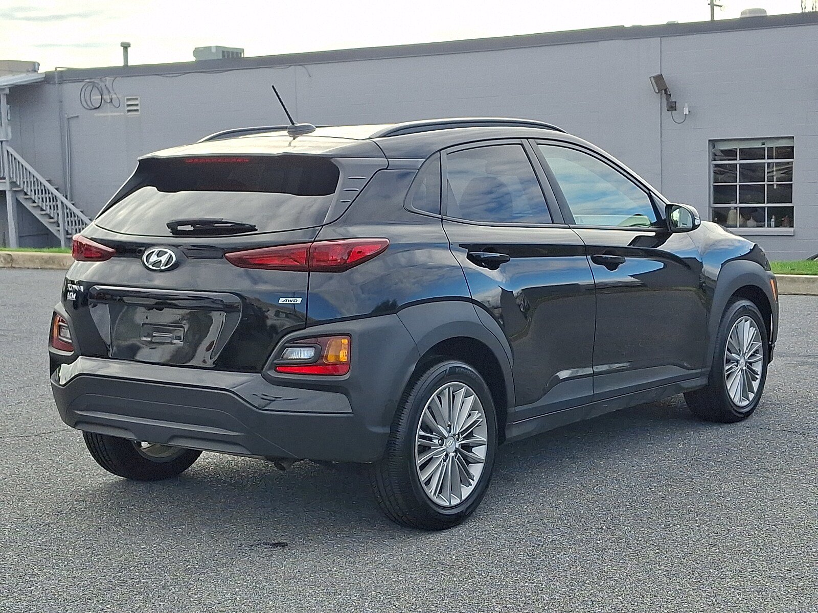 Used 2018 Hyundai Kona SEL AWD/4WD image 5