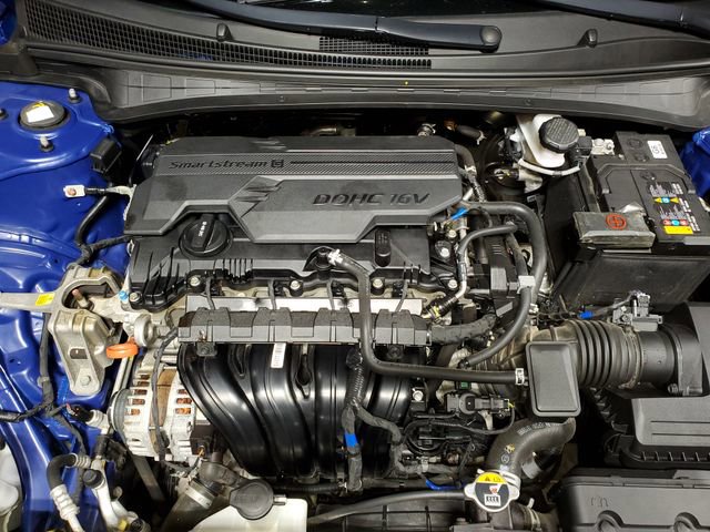 Used 2022 Hyundai Elantra SEL w/ Convenience + Premium Package FWD image 6