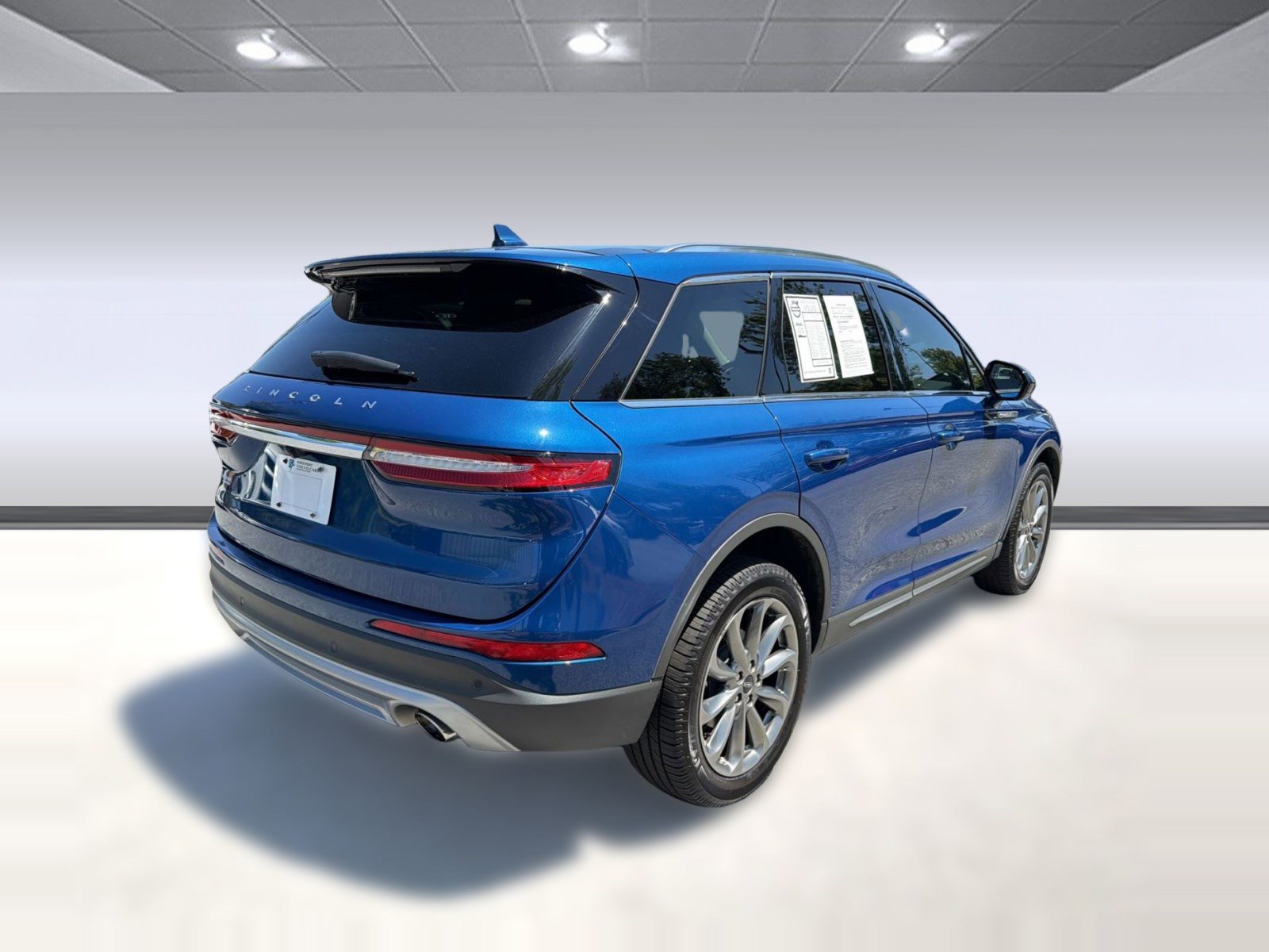 Used 2020 Lincoln Corsair FWD w/ Premium Package image 9
