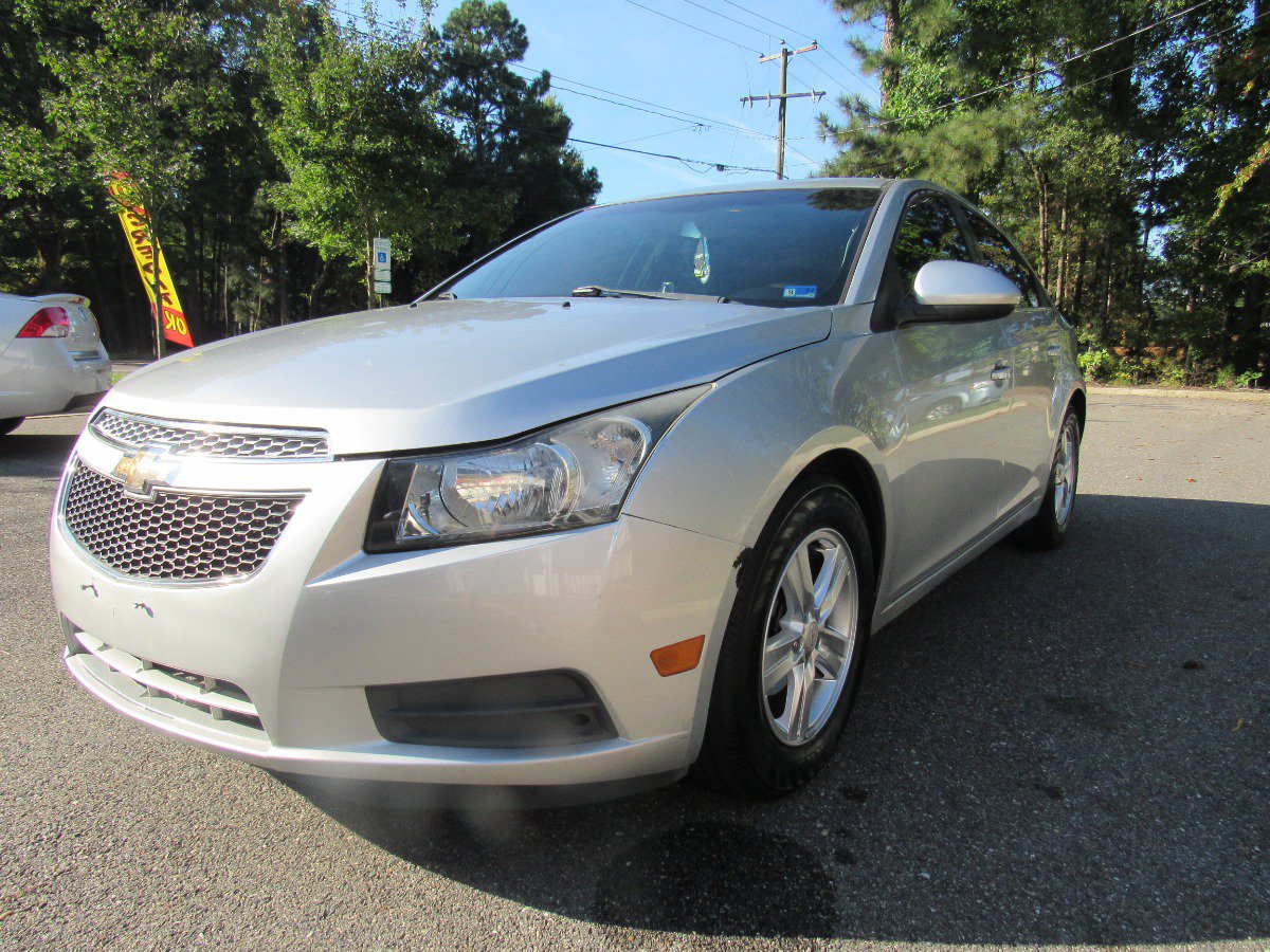 Used 2014 Chevrolet Cruze LT FWD image 1