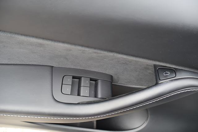 Used 2021 Tesla Model Y Performance image 18