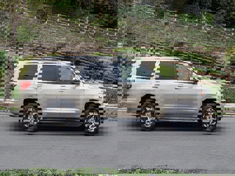 Used 2013 Toyota Sequoia SR5 image 7