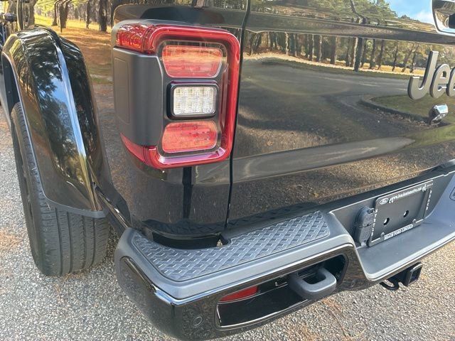 Used 2023 Jeep Gladiator Overland image 14