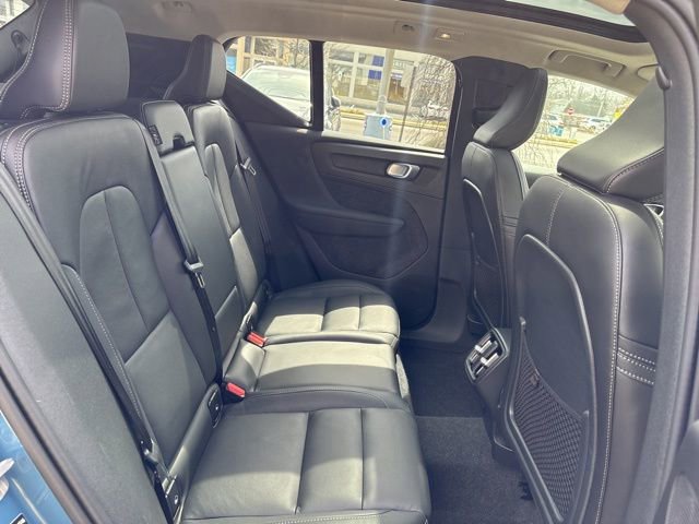 Used 2025 Volvo XC40 B5 Core image 14