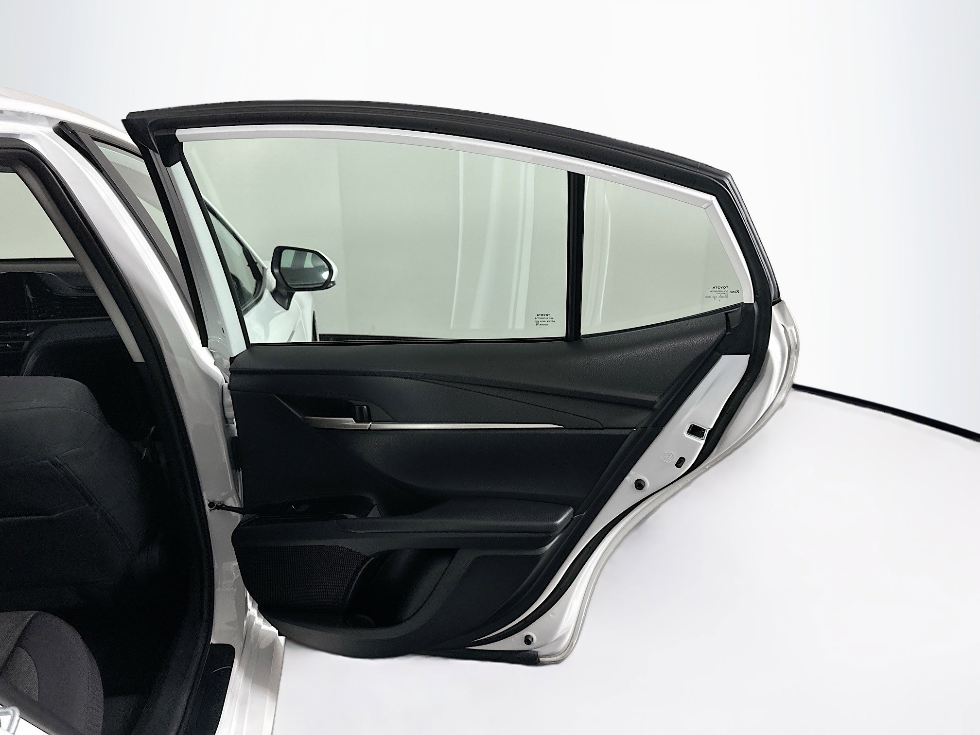 Used 2025 Toyota Camry LE image 30