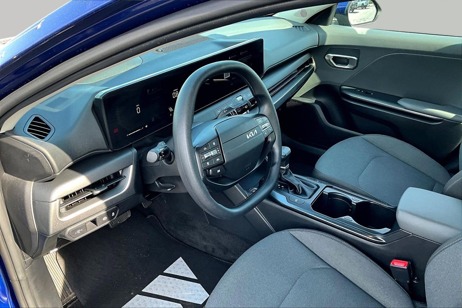 Used 2025 Kia K4 FWD image 17