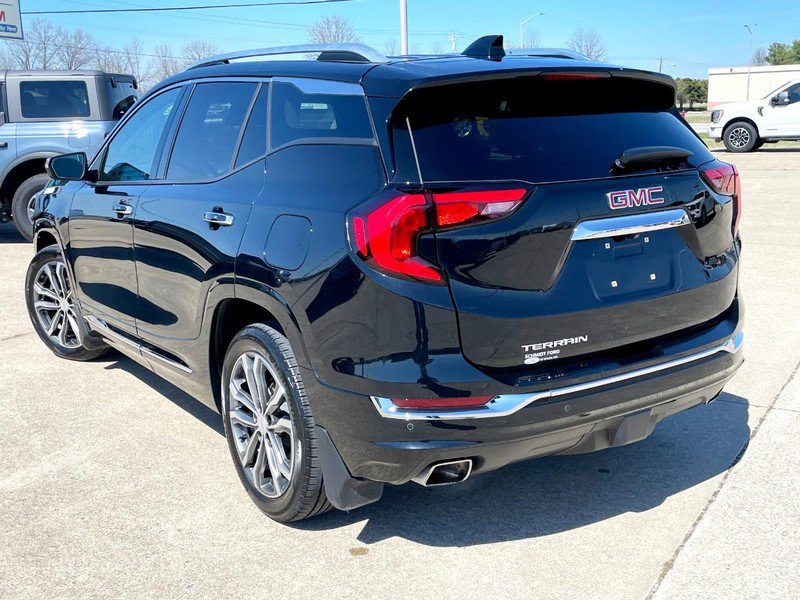 Used 2020 GMC Terrain Denali w/ Denali Premium Package FWD image 5